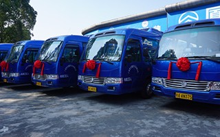 ���ó�������̶�֮������������������D8����ɫ���з���