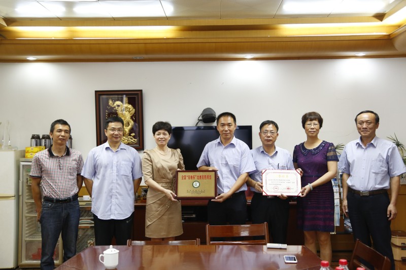 ���οͳ��п�������װ���ٻ����¡��������������˶���ʤ����